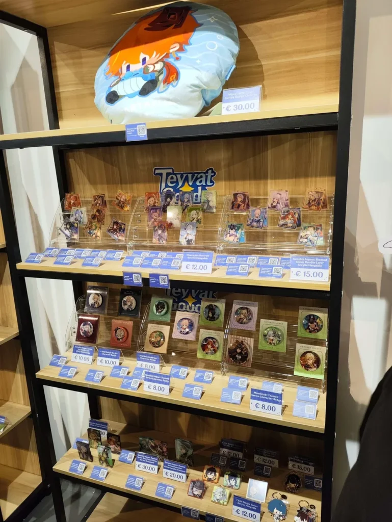 Teyvat Goods 2024 ― Boutique éphémère de produits dérivés du jeu Genshin Impact à Paris.